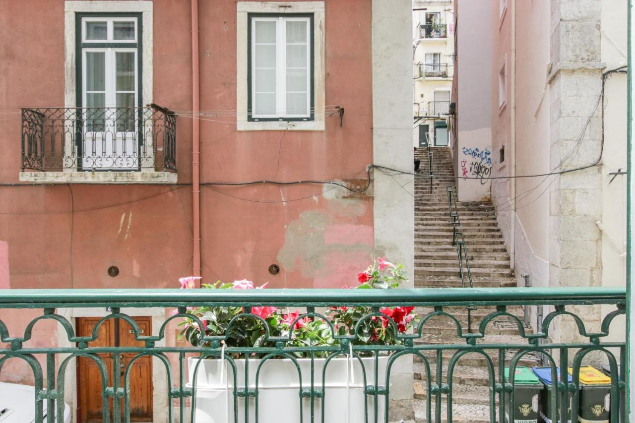 Golden Cage Chiado - Charm Historic And Cozy Apartment Lisbon Exterior photo