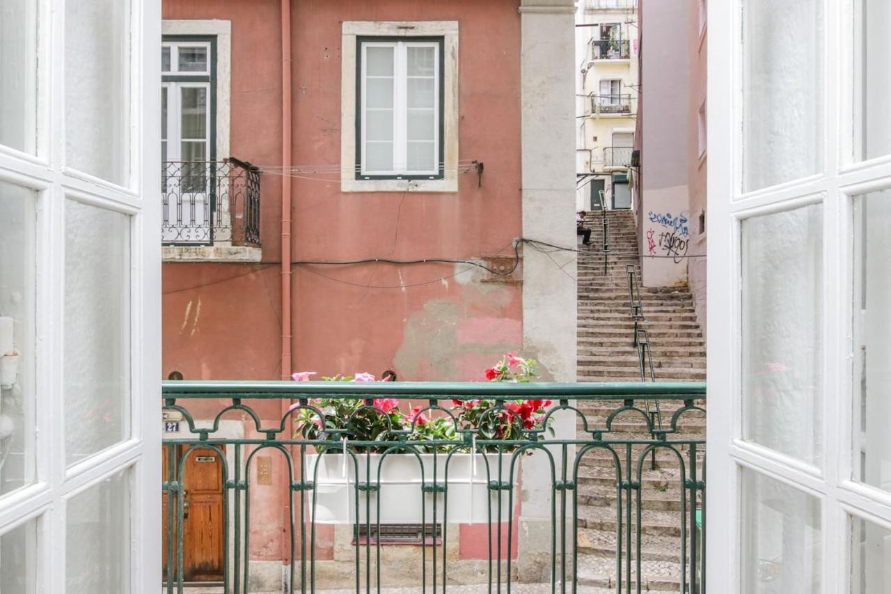 Golden Cage Chiado - Charm Historic And Cozy Apartment Lisbon Exterior photo